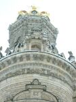 Церковь повсюду украшена резьбой по камню.