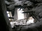 Тоже самое этажом выше через провал в полу.
